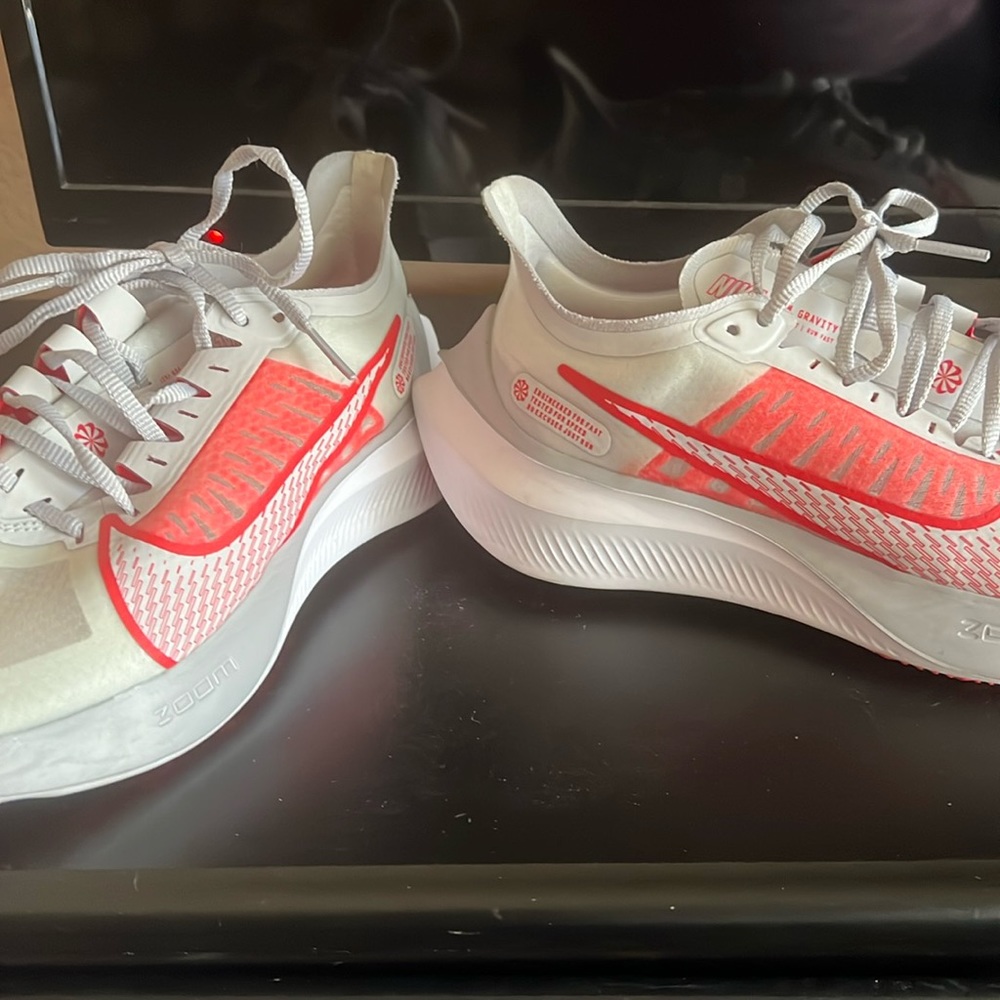 Nike- Zoom